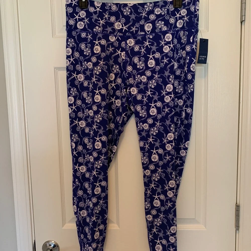 Beautiful blue&white tossed shell pattern Athletic leisure 80% poly 14%spandex - Picture 4 of 5